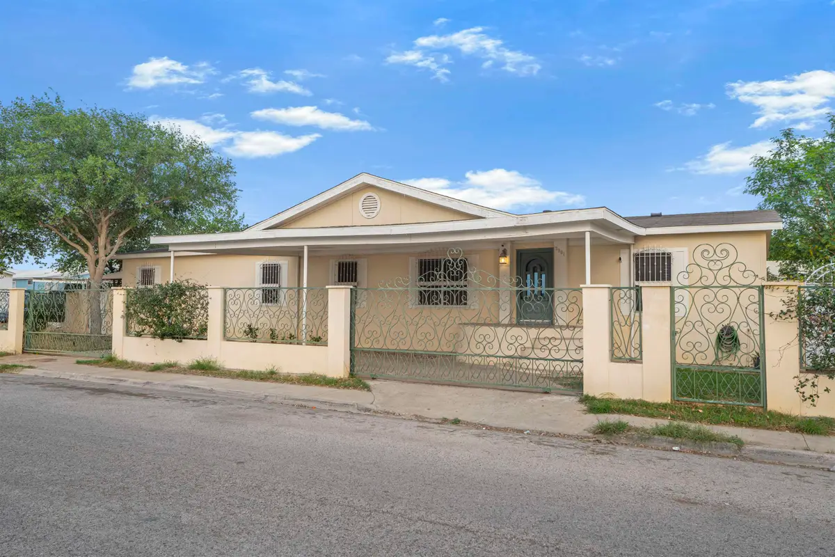 3901 Bear Claw Ln, Laredo, TX 78043 - #1