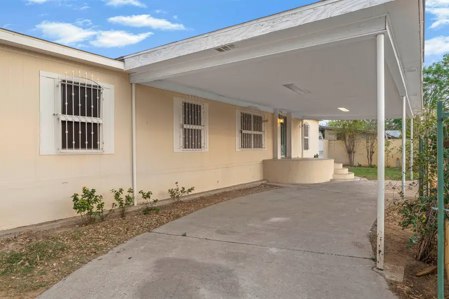 3901 Bear Claw Ln, Laredo, TX 78043 - #3