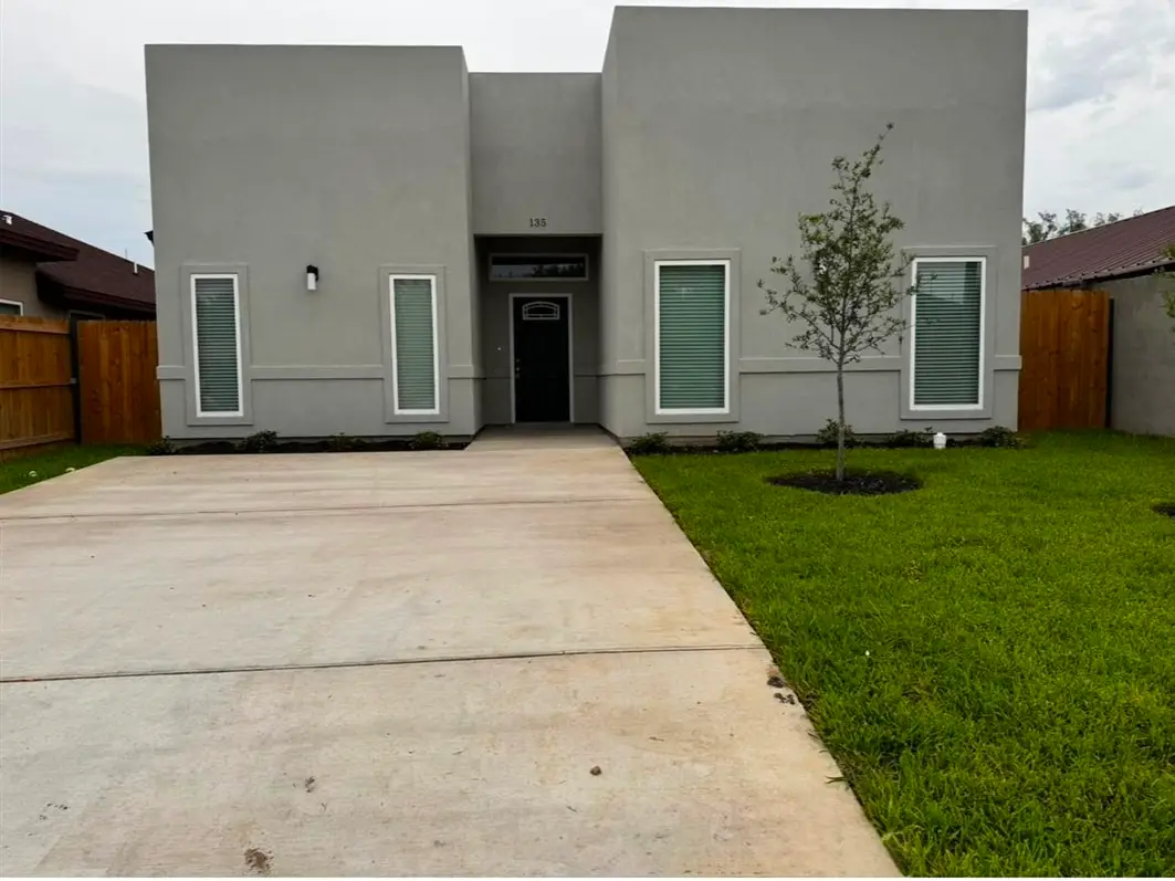 135 Asturias Cts, Laredo, TX 78046 - #1