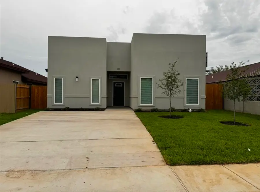 135 Asturias Cts, Laredo, TX 78046 - #2