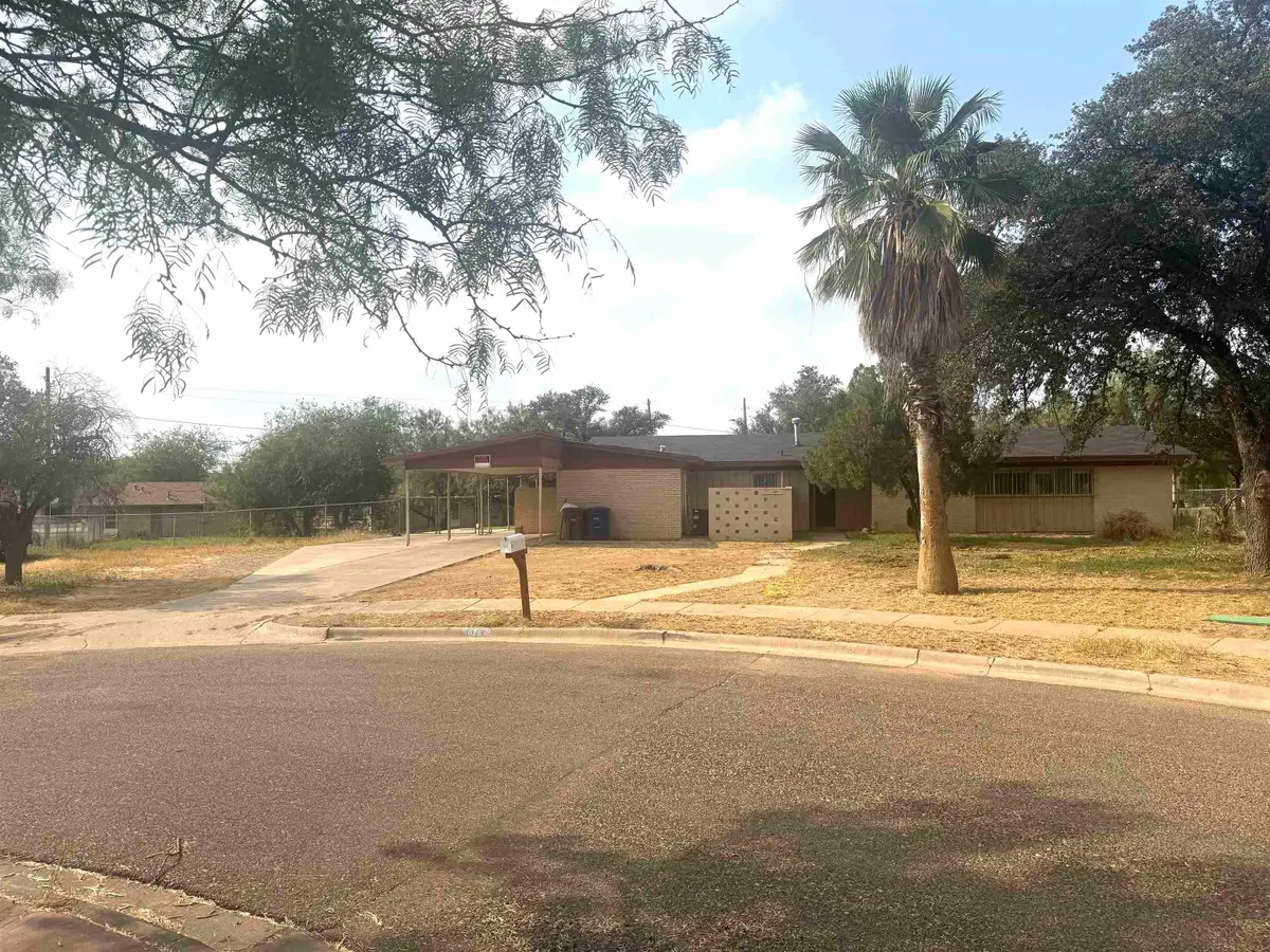 678 Cottonwood Cir, Laredo, TX 78041 - #1