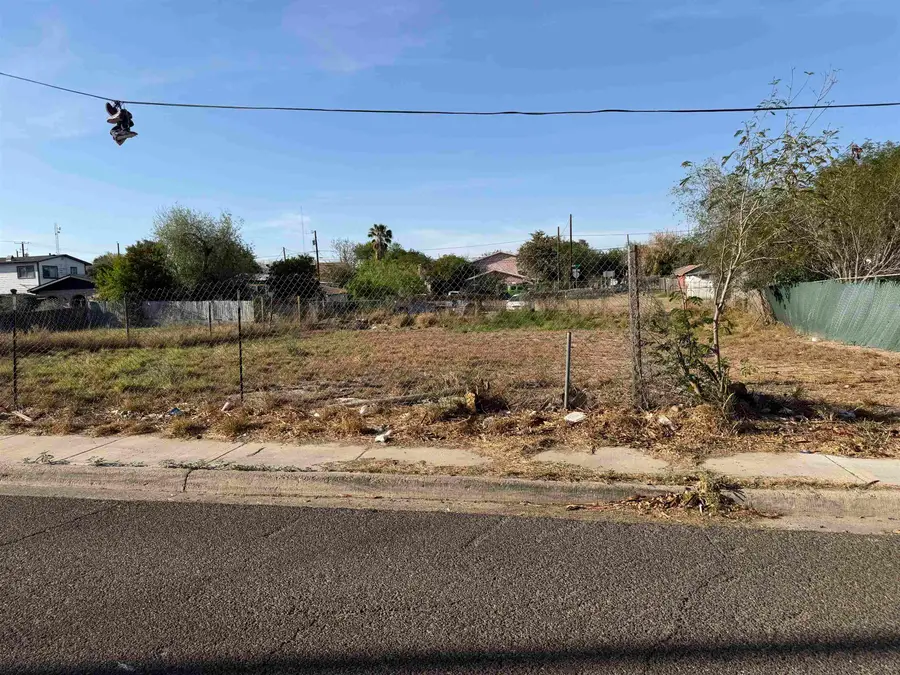 1902 Iturbide St, Laredo, TX 78040 - #2