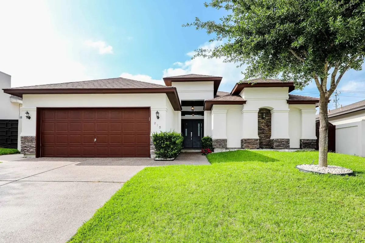 210 Bluff Oak Dr, Laredo, TX 78045 - #1