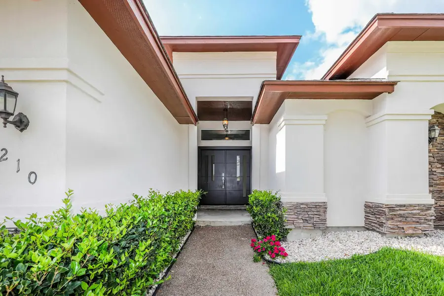 210 Bluff Oak Dr, Laredo, TX 78045 - #2