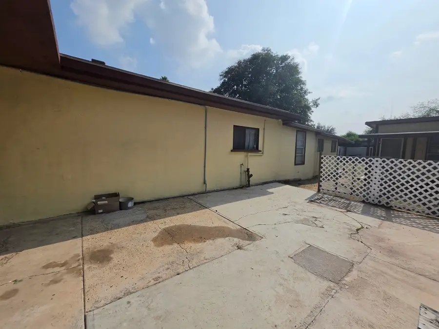 2514 Flores Ave, Laredo, TX 78040 - #3