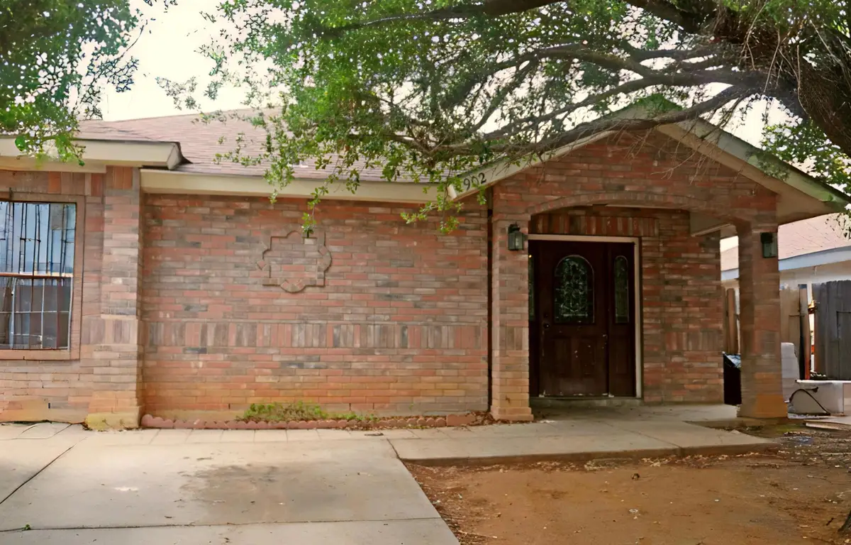 902 Chalan Dr, Laredo, TX 78045 - #1