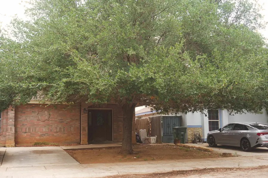 902 Chalan Dr, Laredo, TX 78045 - #2
