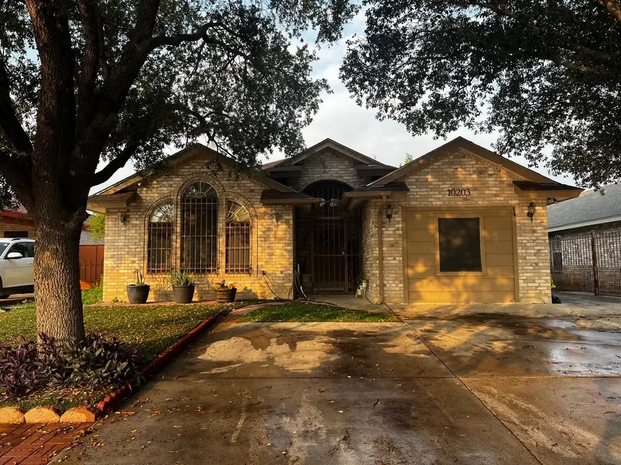 10203 Center Rd, Laredo, TX 78045 - #2