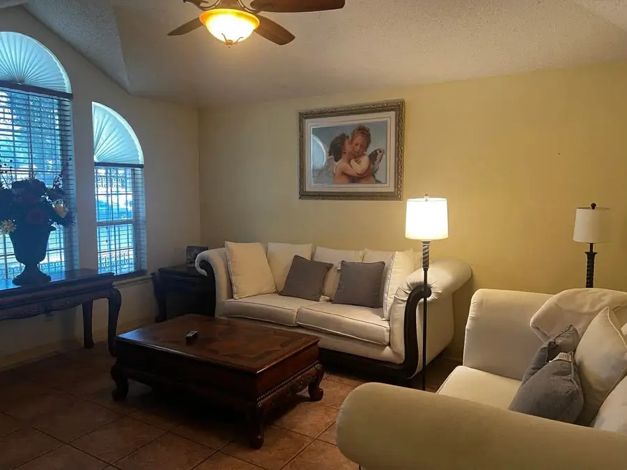 10203 Center Rd, Laredo, TX 78045 - #3