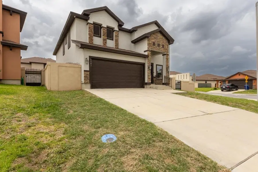 5501 Brava Dr., Laredo, TX 78046 - #3