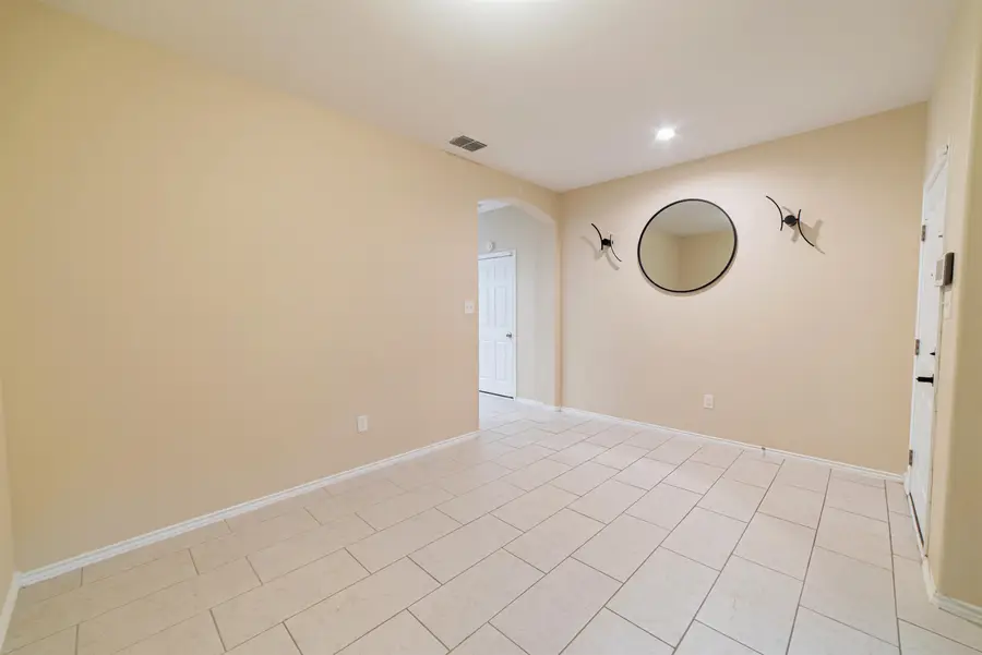 5519 Shorthorn Dr., Laredo, TX 78046 - #3