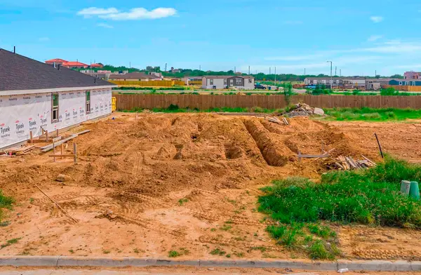 225 Lusitano Dr., Laredo, TX 78046