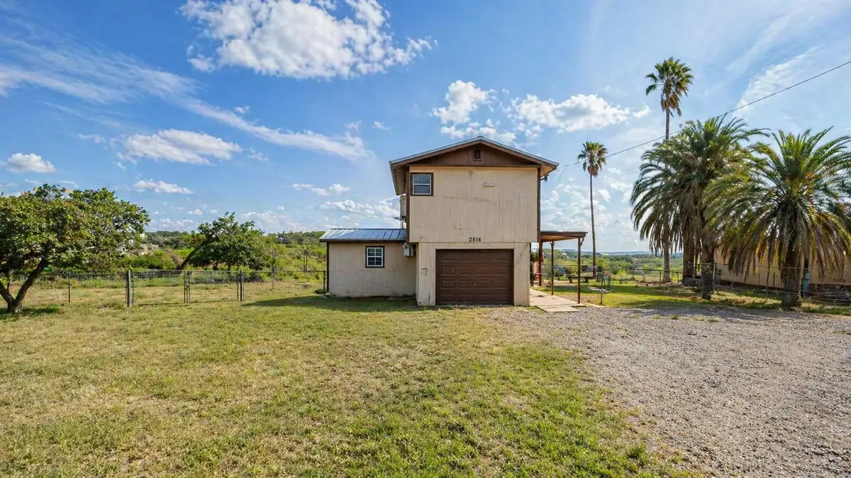 2036 N Siesta Ln, Zapata, TX 78076 - #1