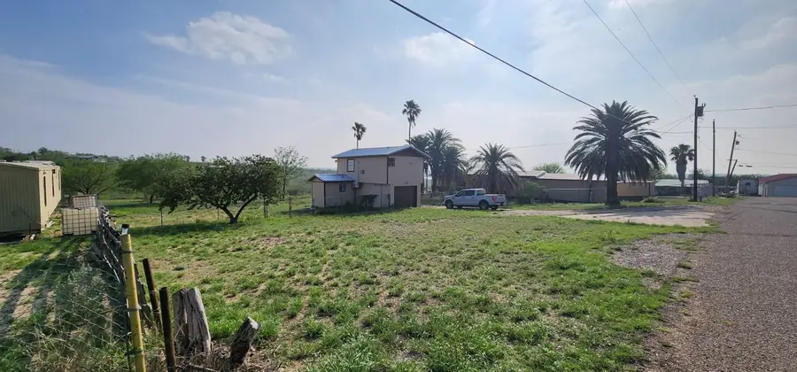 2036 N Siesta Ln, Zapata, TX 78076 - #2