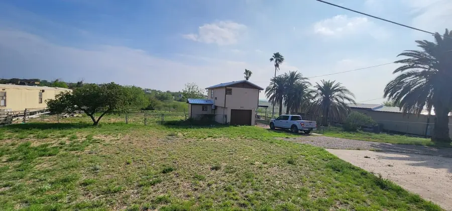 2036 N Siesta Ln, Zapata, TX 78076 - #3