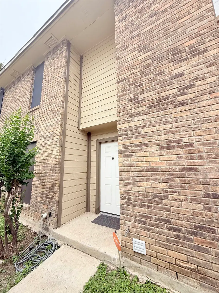 200 Martingale Ln, Laredo, TX 78041 - #2