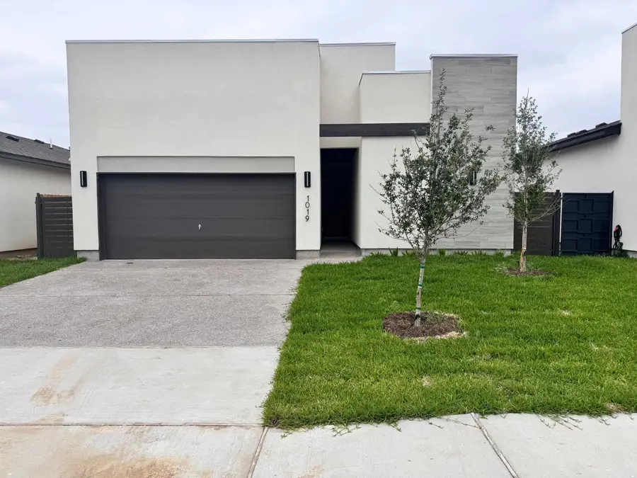 1019 Amezquita Dr., Laredo, TX 78045 - #2