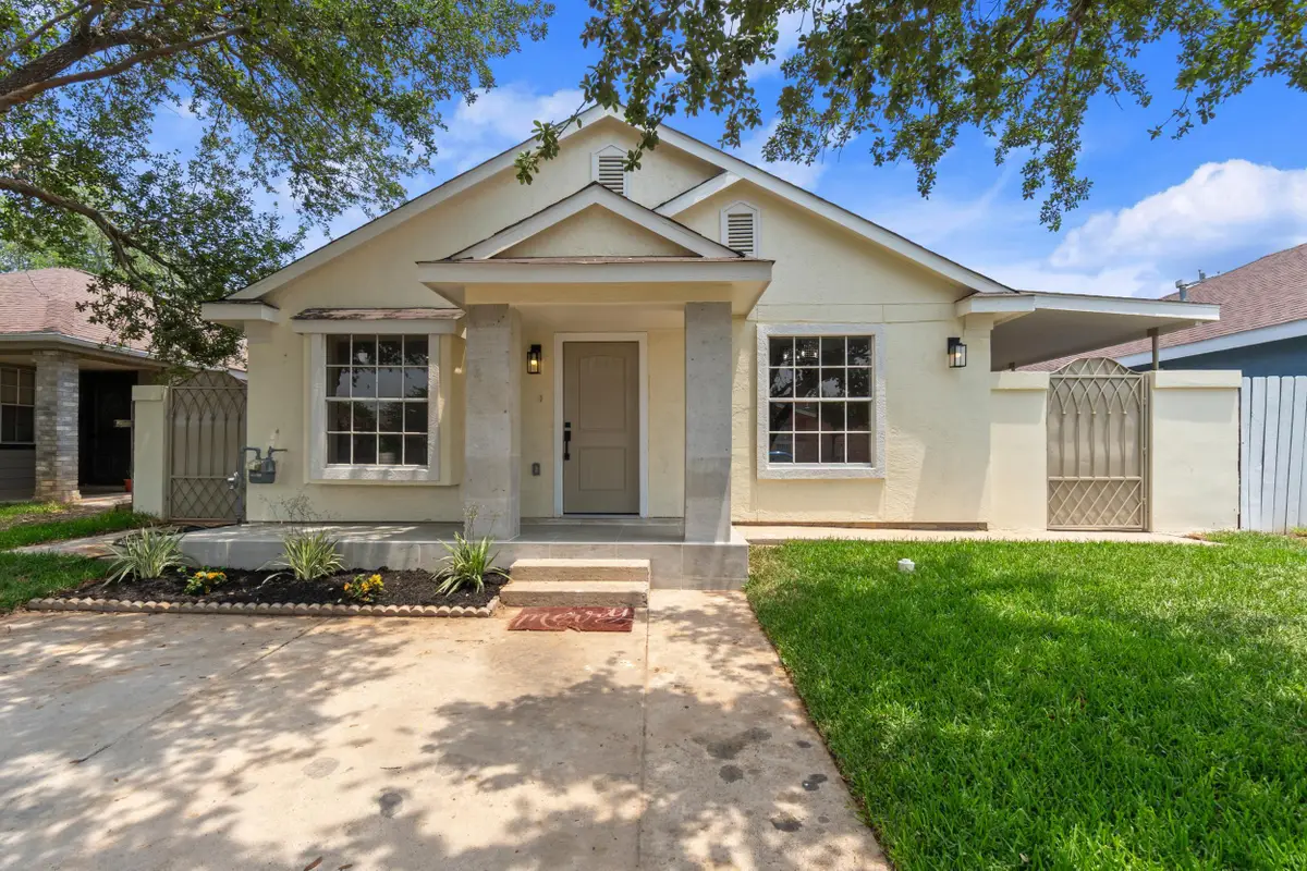 813 Deer Ln, Laredo, TX 78045 - #1