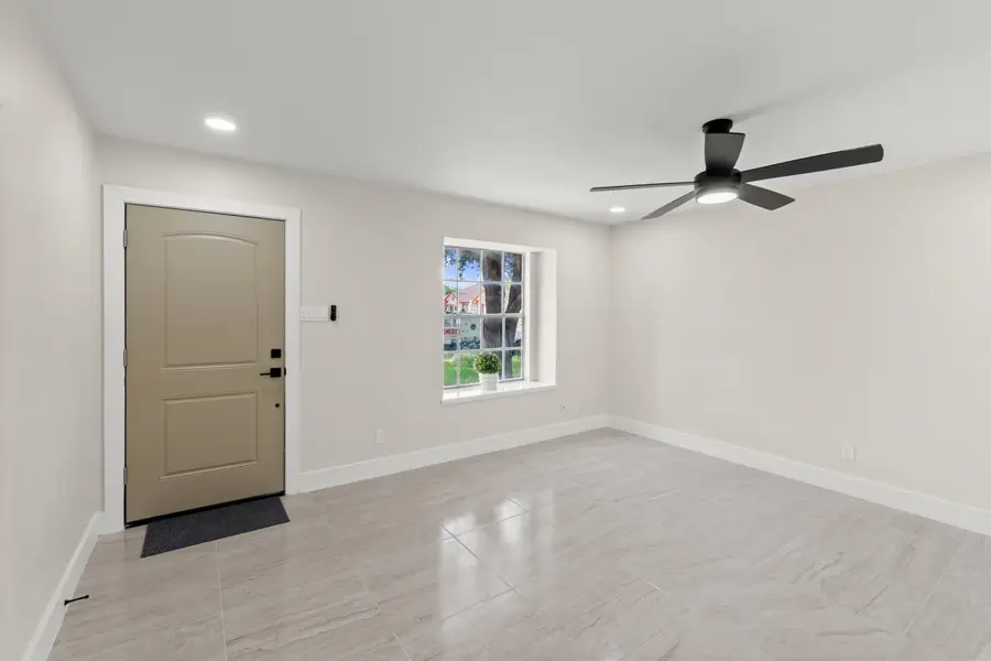 813 Deer Ln, Laredo, TX 78045 - #3