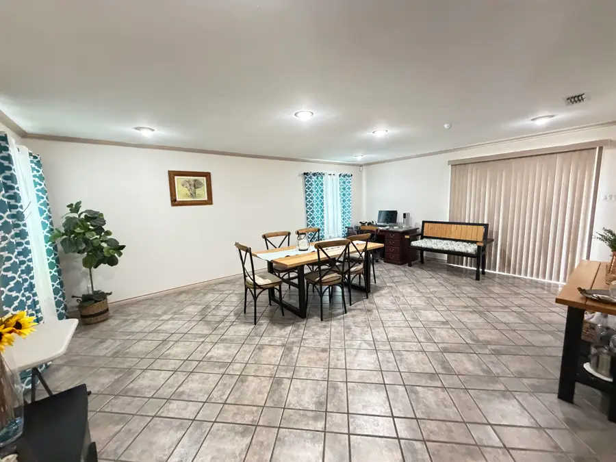 1524 Summit Dr, Laredo, TX 78045 - #3