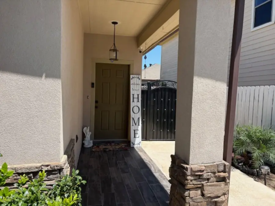 403 Estrella Dr, Laredo, TX 78043 - #2