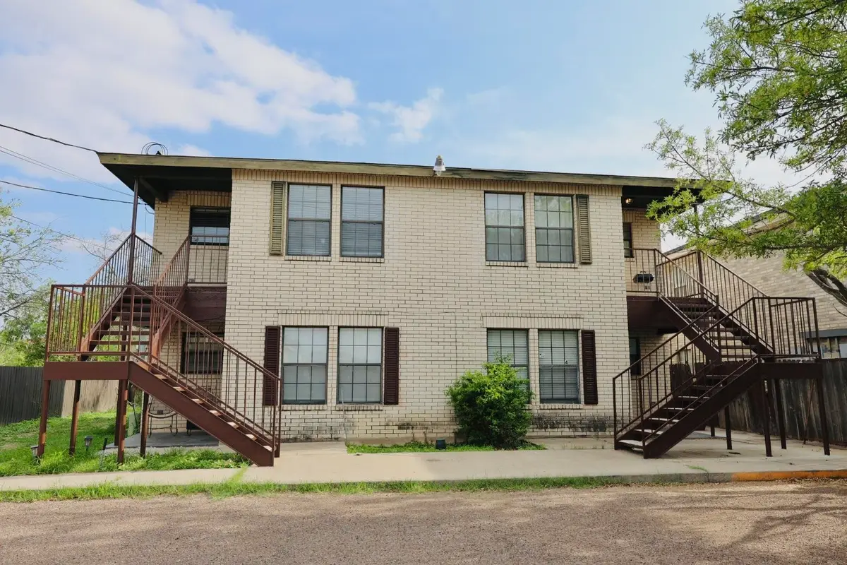 411 W Hillside Rd, Laredo, TX 78041 - #1