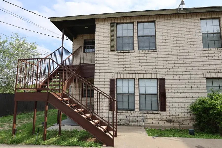 411 W Hillside Rd, Laredo, TX 78041 - #2