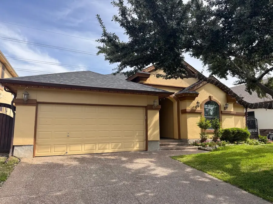 705 Puig Dr, Laredo, TX 78045 - #3