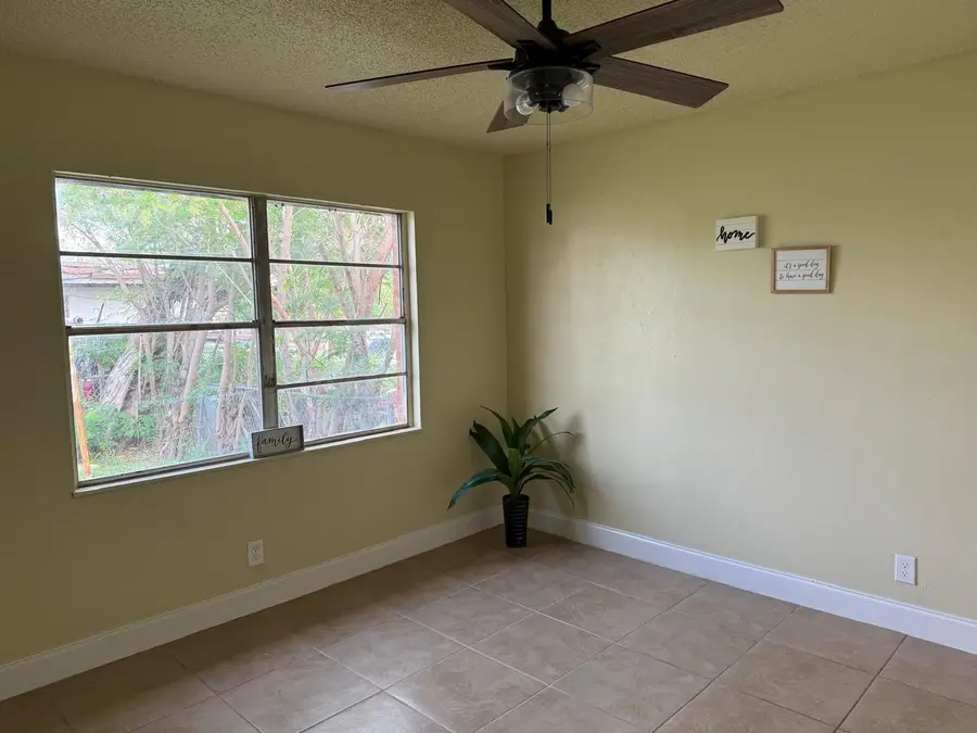 3315 N Arkansas Ave, Laredo, TX 78043 - #3