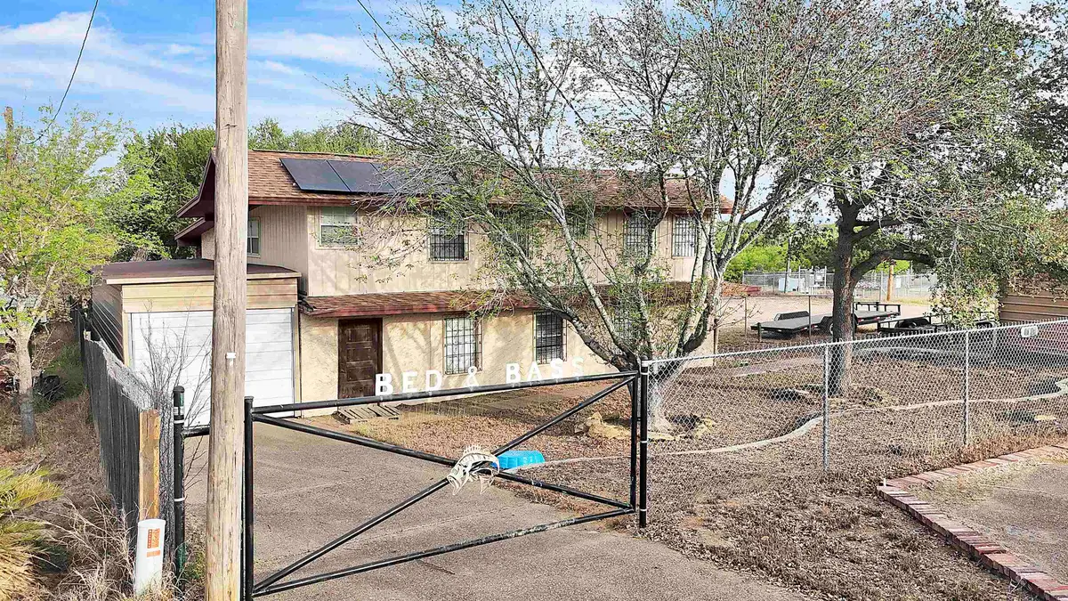 130 N. Jab Dr., Zapata, TX 78076 - #1