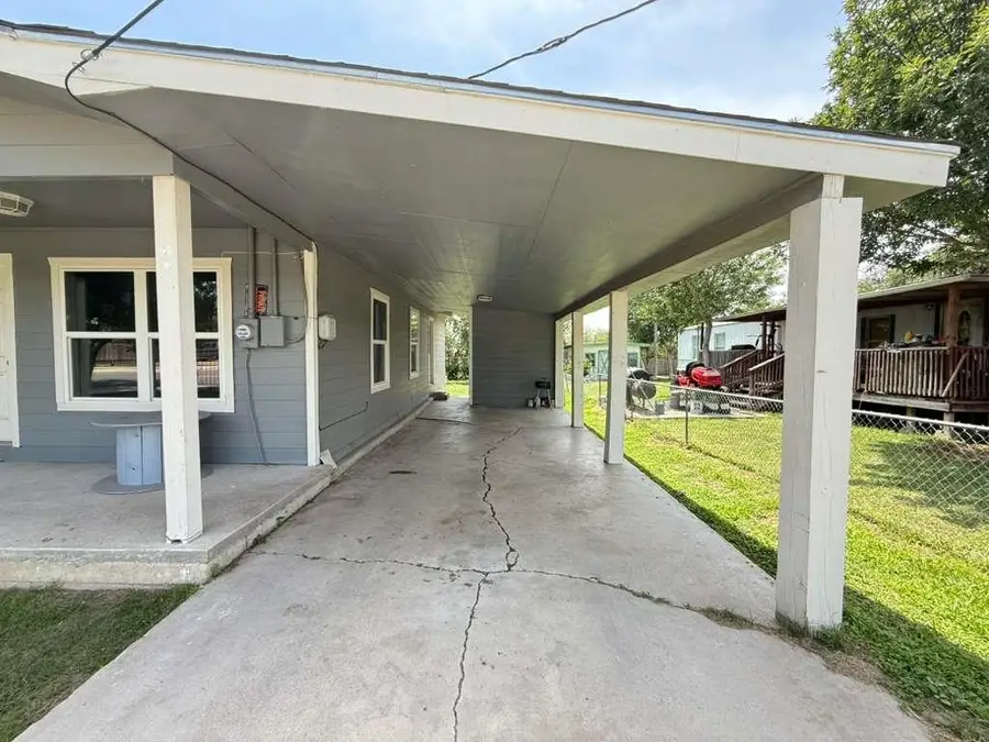 1755 N 7th St, Crystal City, TX 78839 - #3