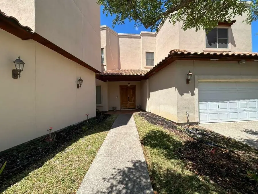 2110 Bermuda Dr, Laredo, TX 78045 - #3
