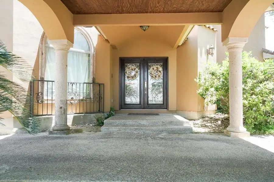 331 St Julien Dr, Laredo, TX 78041 - #2