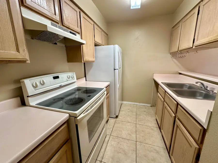 8915 McPherson Rd, Laredo, TX 78045 - #2
