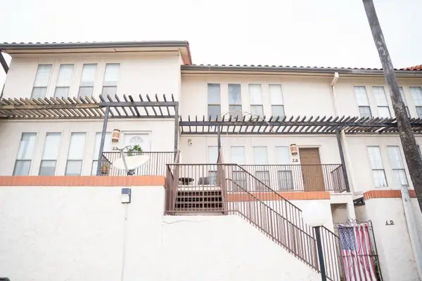 101 W Del Mar Blvd, Laredo, TX 78041