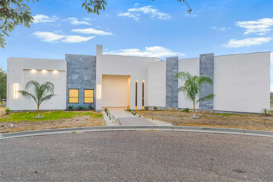 110 Song Bird Ln, Laredo, TX 78045 - #2