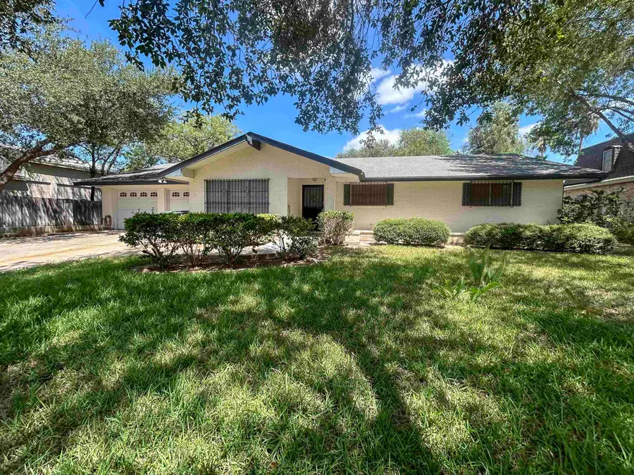 412 Longshadow Rd, Laredo, TX 78041 - #3