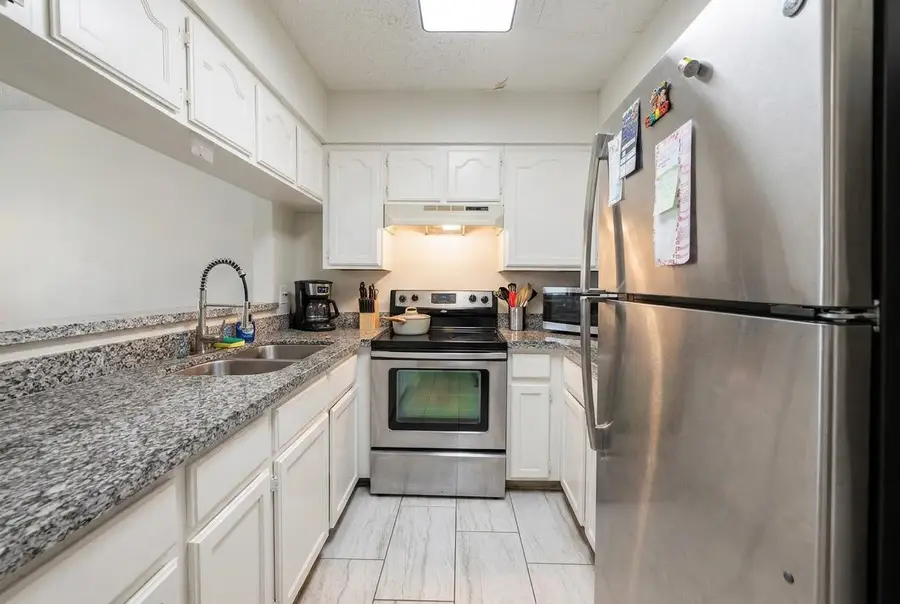 8710 McPherson Rd, Laredo, TX 78045 - #2