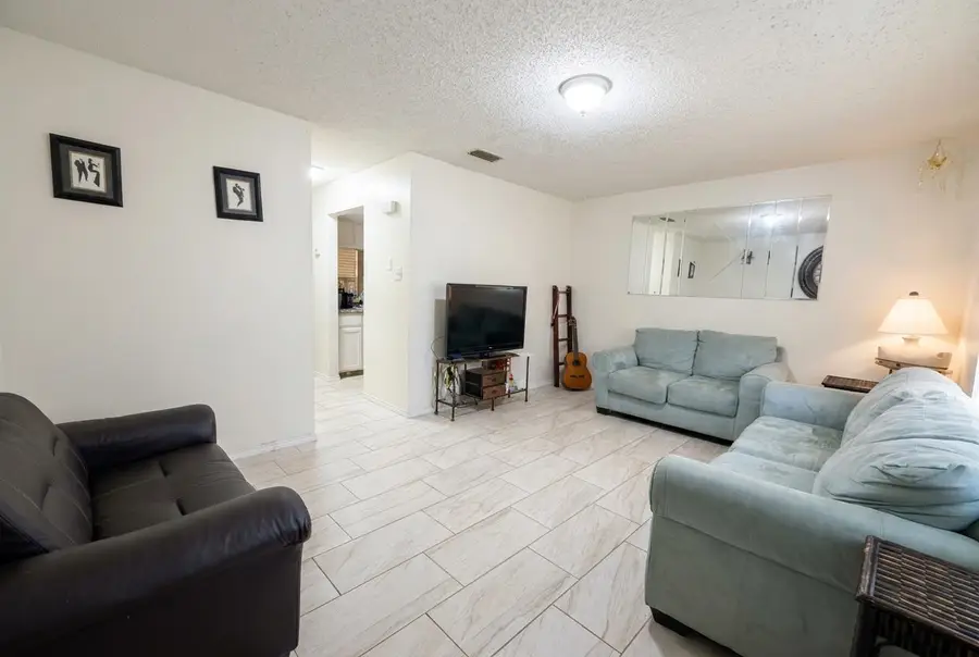 8710 McPherson Rd, Laredo, TX 78045 - #3