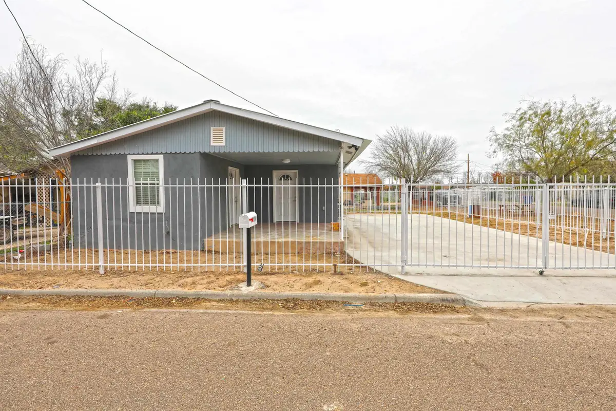 2004 Garza St, Laredo, TX 78040 - #1