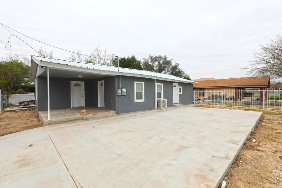 2004 Garza St, Laredo, TX 78040 - #2