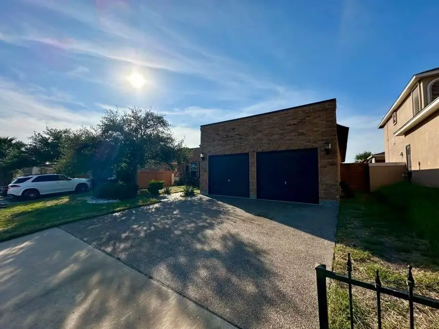 3918 Aidin St, Laredo, TX 78045 - #2