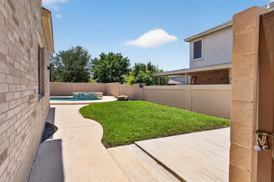 317 Kahlo Lp, Laredo, TX 78045 - #3