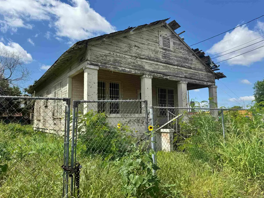 2019 Victoria St, Laredo, TX 78040 - #2