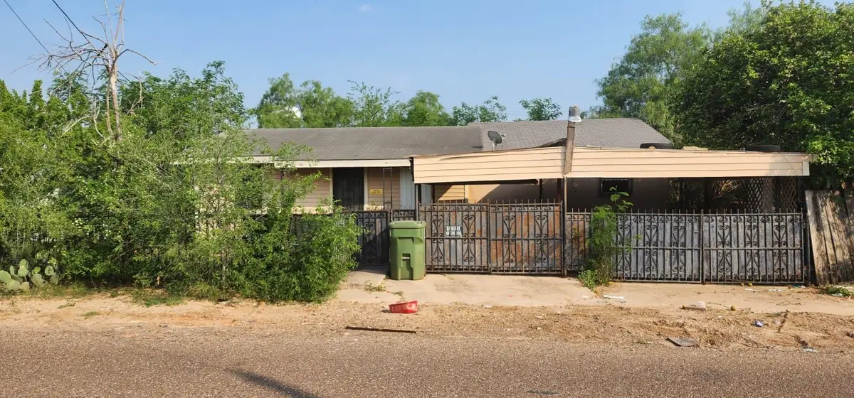 902 Laredo Ave, Zapata, TX 78076 - #1