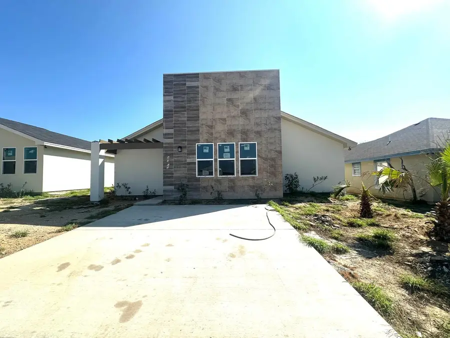 4405 Black Buck Ave, Laredo, TX 78045 - #3