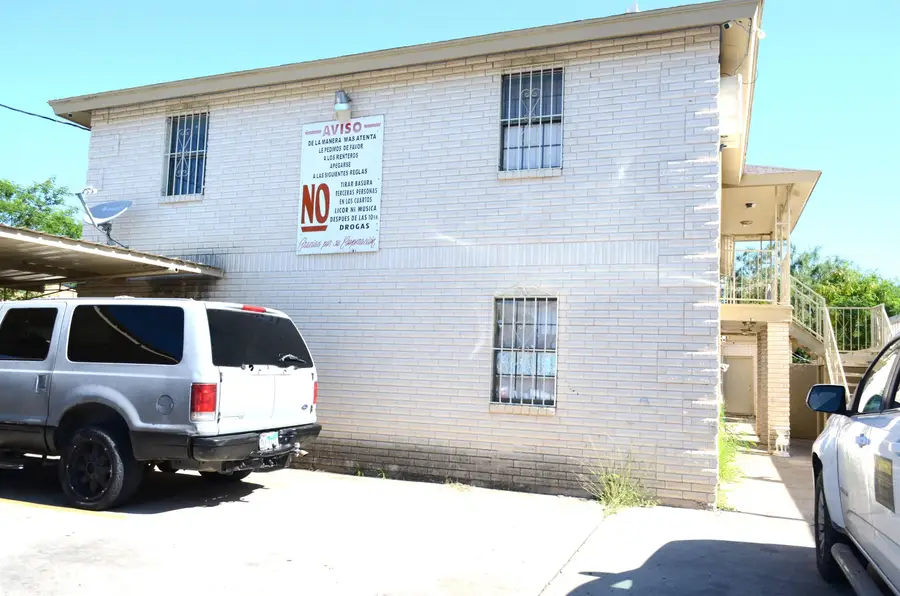 1010 Reynolds St, Laredo, TX 78040 - #2