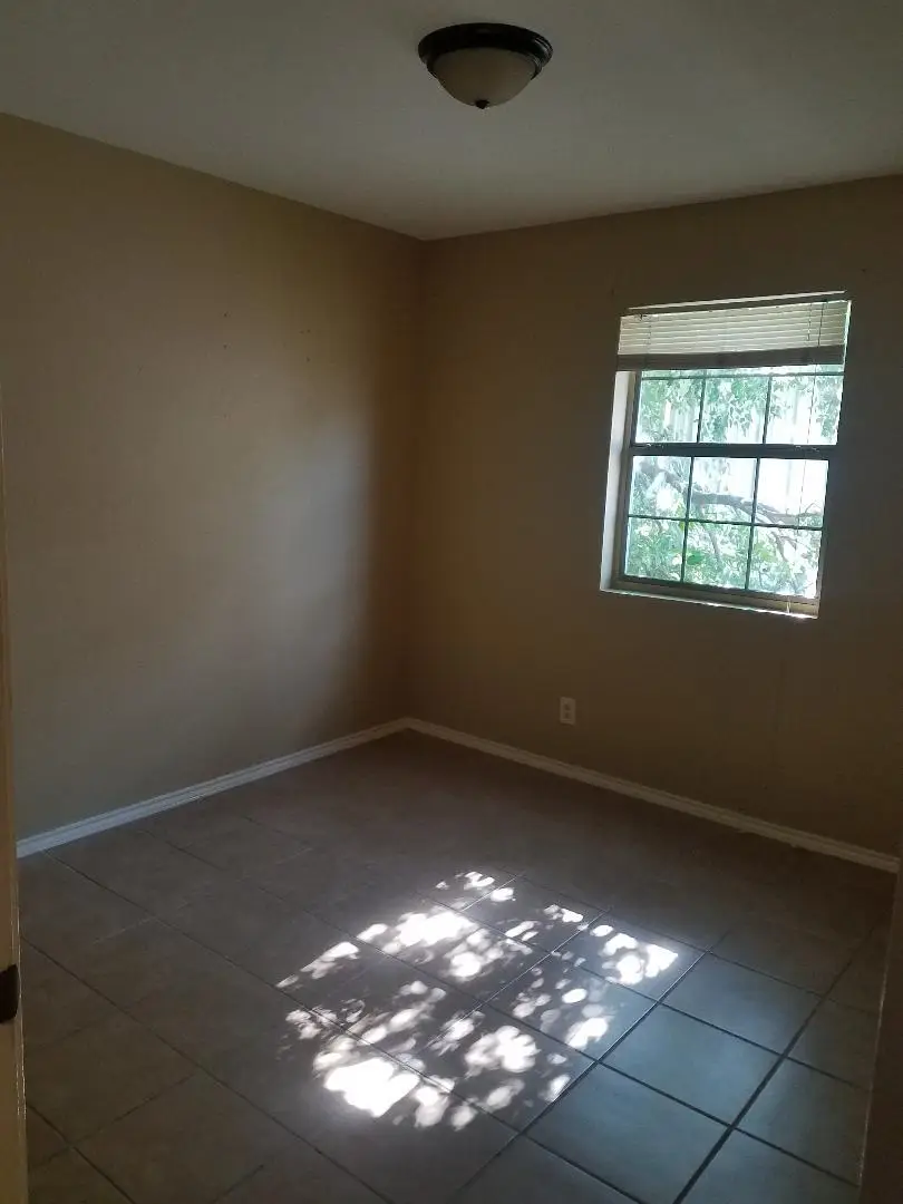 606 Gale St, Laredo, TX 78041 - #3