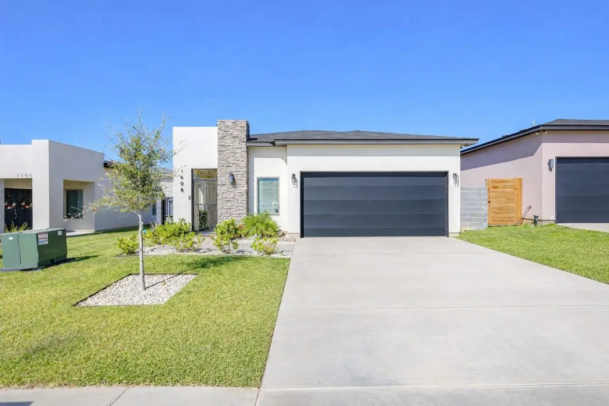 1608 Fresnillo Dr., Laredo, TX 78046 - #1