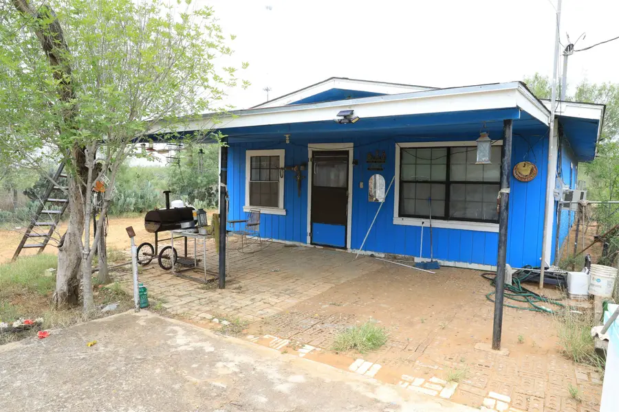 609 French St, Encinal, TX 78019 - #2